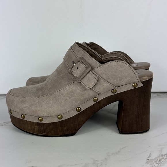 Y2K Clogs Heels Platform Studded Womens 8M Beige Suede Gold Wooden Slip on 2000s - Picture 4 of 9